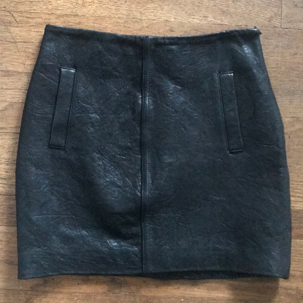 Camilla and Marc Black leather skirt